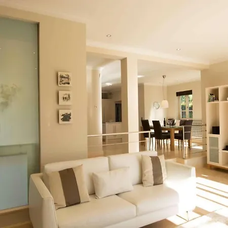 Sleeps 8 Air Con Wifi 빌라 *